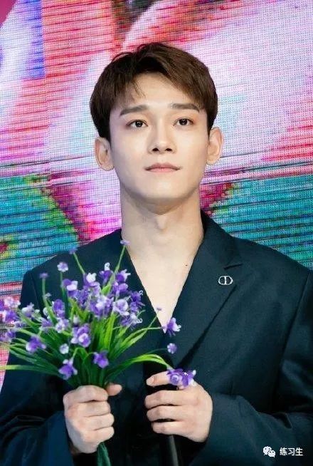 exo成员金钟大chen主动公开恋情,表示自己遇到了想要共度一生的女朋友