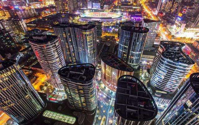 或者换个角度说,太原朝阳街,服装城商圈,唯一的出路,就是政府与民间