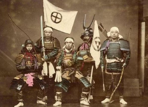 我秃了,也更强了?拔头发拔到满头黑血,日本武士为何痴迷月代头_凤凰网历史_凤凰网