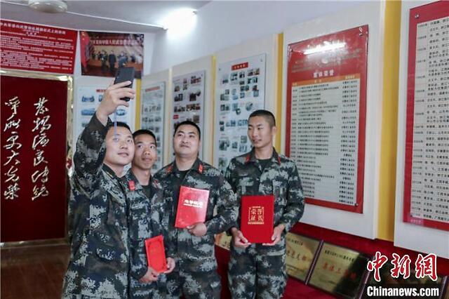 浙江海岛官兵的母亲节“花式”祝福 一声“快乐”一份坚守（浙江的海军院校）
