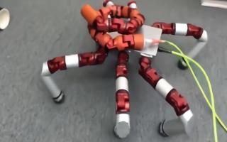 见识下黑科技六腿蛇形仿生机器人，会通下水道的机器人，让人惊艳