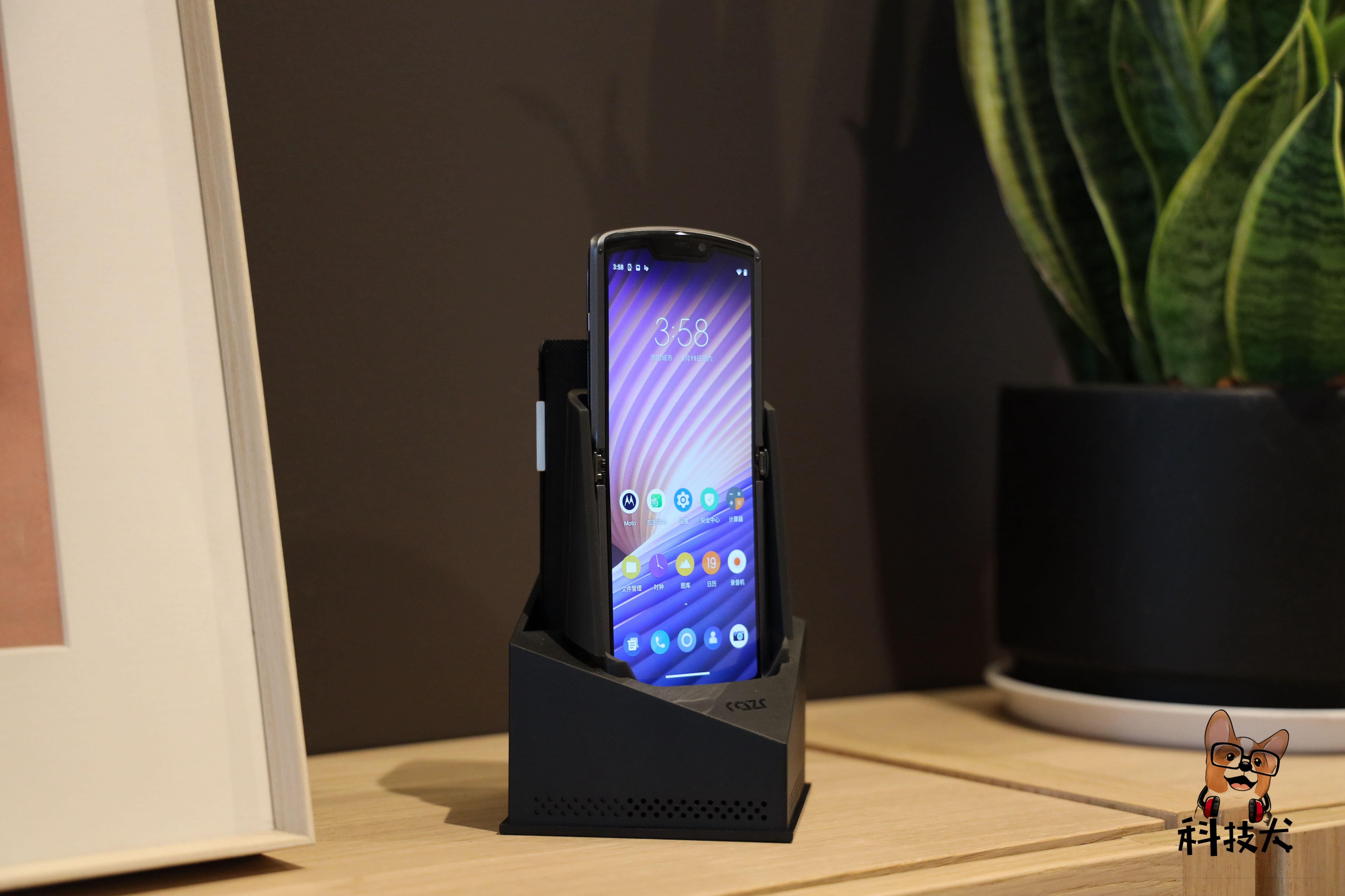 motorazr刀锋5g手机评测颠覆性技术创新完美对折