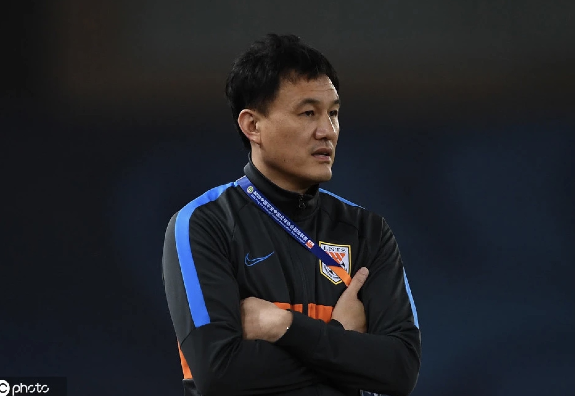 鲁能主帅郝伟凌晨两点发博我爱我的祖国