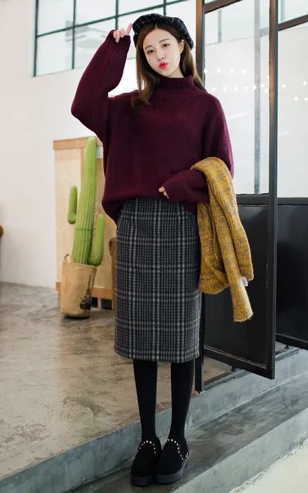 半身裙   毛衣 = 冬天穿搭常青树,这3种毛呢裙超好看