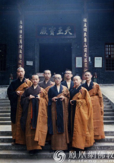韶关南华禅寺,部分戒子合影。(图片来源:凤凰网佛教 王枫涛提供)