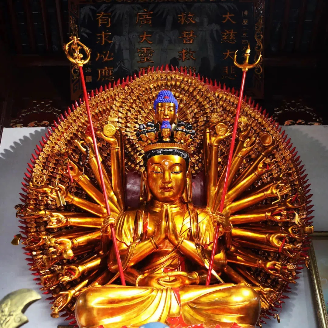 华网佛学  更多内容 2020-08-27 20:00:00 伸手不见五指的黑夜里, 你