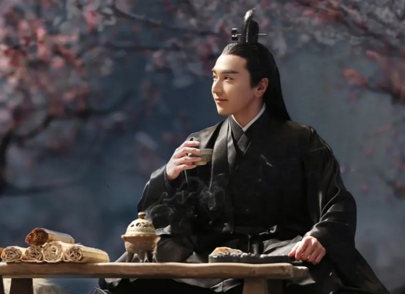 虽然白浅是青丘狐帝白止的女儿,身份很尊贵,但她学艺不精,终日只知道