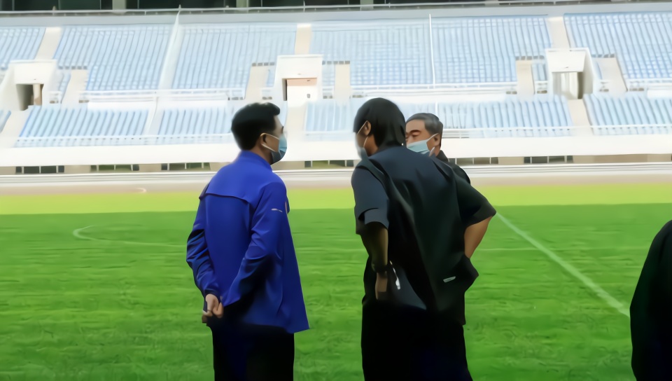 <em>国足</em><em>主帅</em>李铁赴沈阳奥体中心体育场踩场