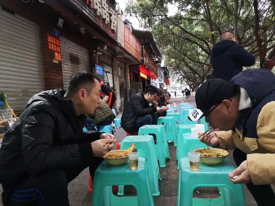 路边摊后时代，遍布在九江路附近的那些天津老味儿早点铺，抚慰着你忙碌的清晨