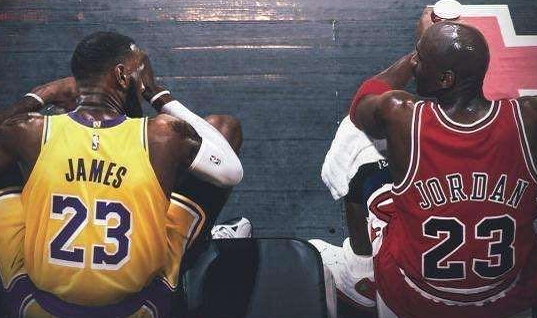 当时的乔丹身材并不高,校队选拔的时候最后时刻选择的是勒罗伊-史密斯