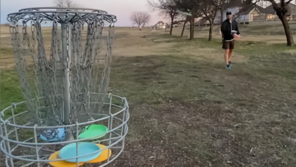 飞碟高尔夫？看看外国达人怎么玩