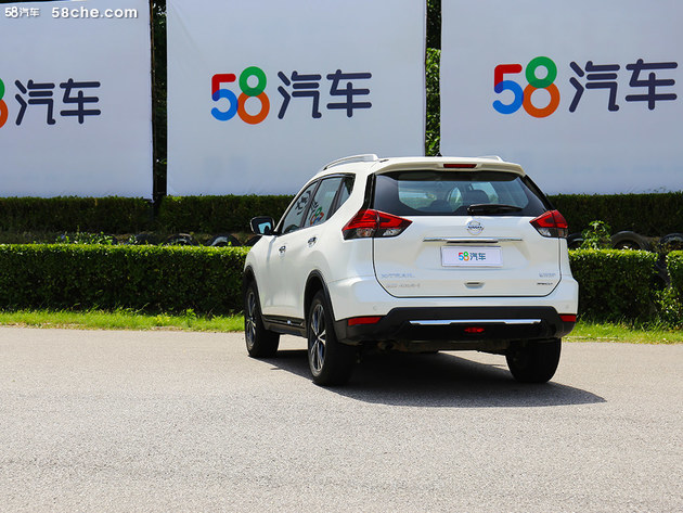 2008年,第二代x-trail落户东风日产,取名"奇骏",填补了东风日产在国内