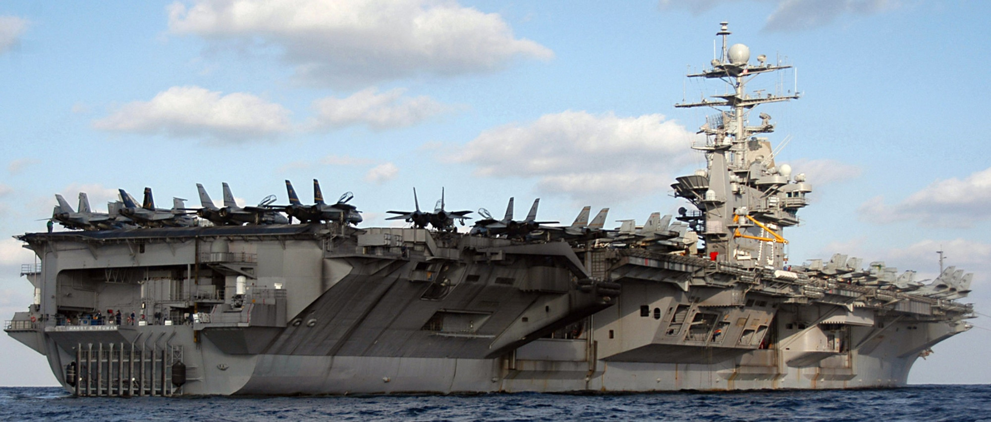 图鉴:"尼米兹"级超级航母"杜鲁门"号10图赏析__凤凰网