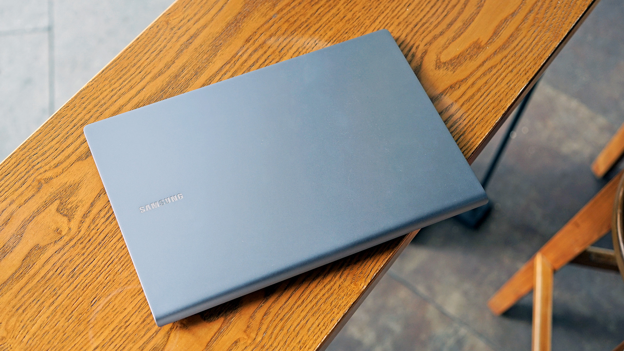 仅950g上手三星galaxybooks优质外观下蕴藏更多细节