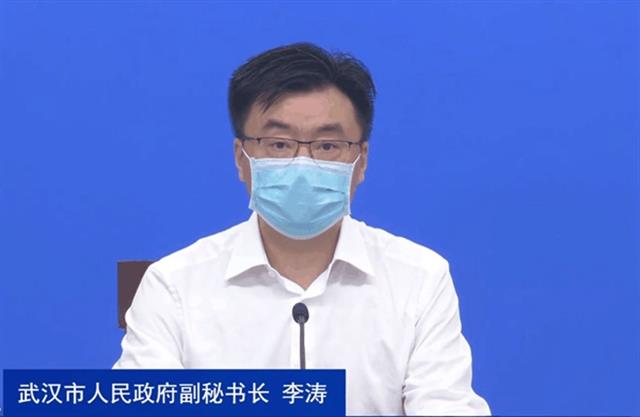 武汉市人民政府副秘书长李涛介绍,对于复学复课的学生,教师提前备课.