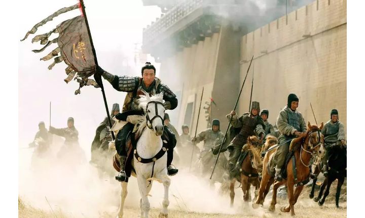 古代的交通和通讯并不发达 而行军打仗 需要及时传递信息 烽火狼烟在