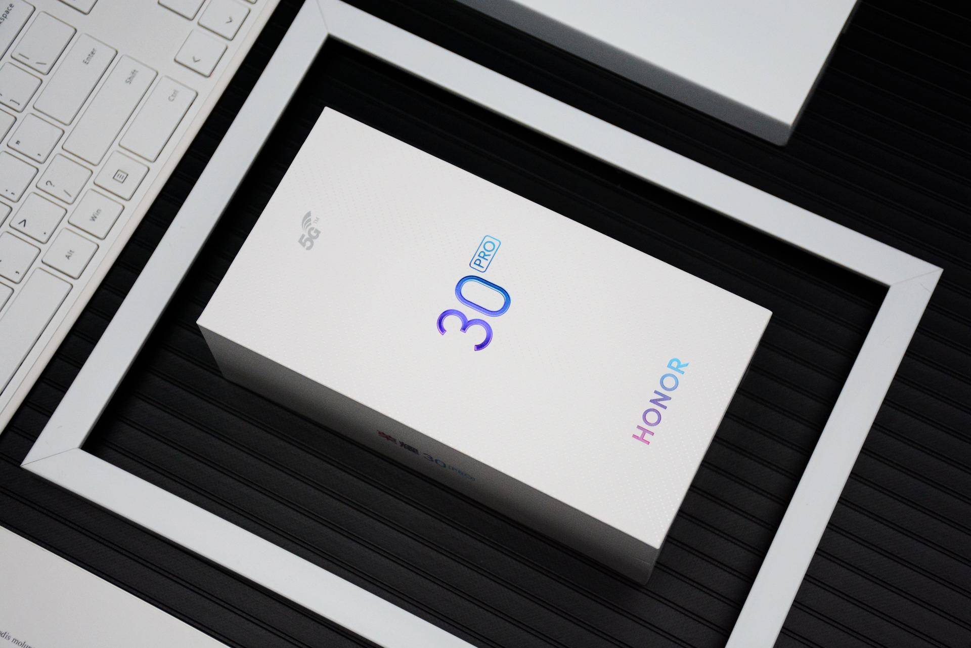 正如题目所说,外观方面,个人认为是荣耀30 pro手机最大的亮点.