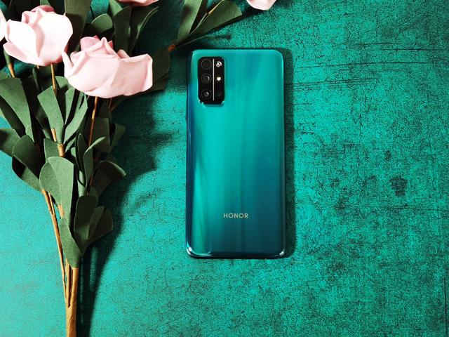 荣耀30s手机体验麒麟8205g高颜值超强ai不输友商旗舰机