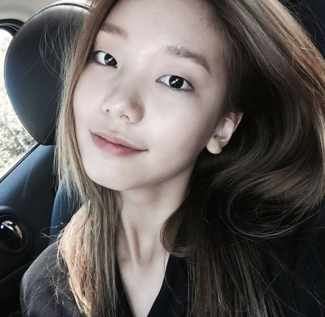 谁说美女都是大眼睛小尖脸单眼的小姐妹来俘获你的心了