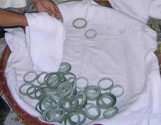 和田玉翡翠"封蜡"究竟意味着什么?