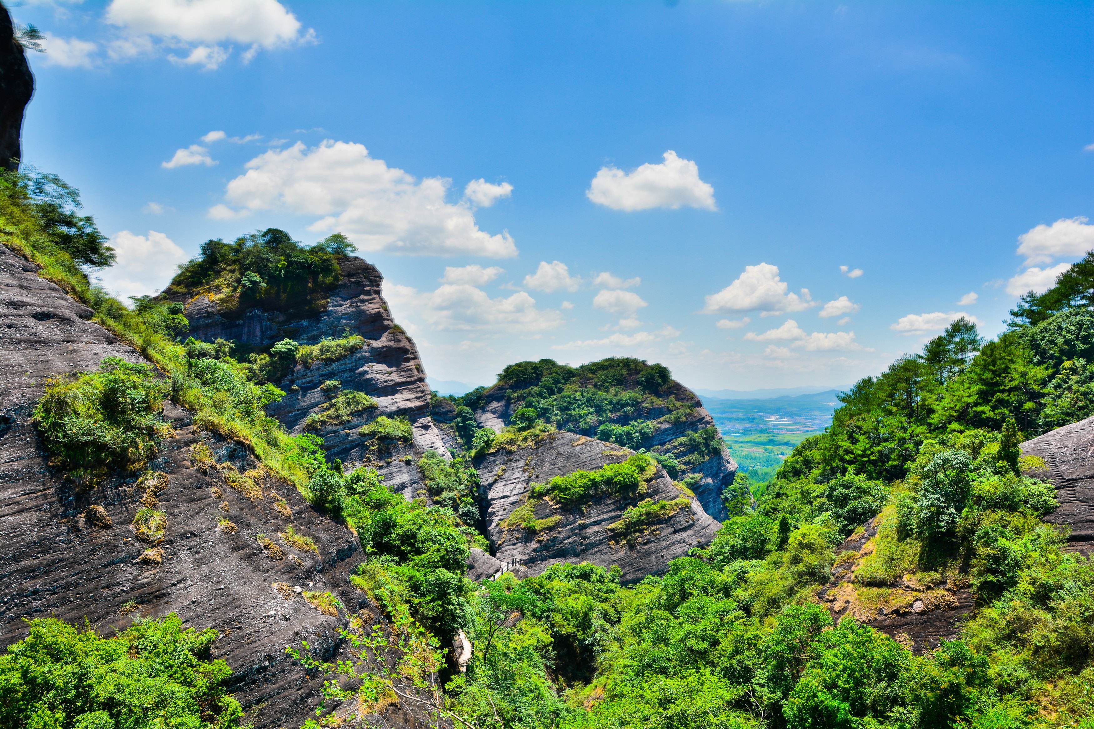 龍巖:福建土樓(龍巖永定)景區,客家博覽園和南華山,古田旅遊區,長汀