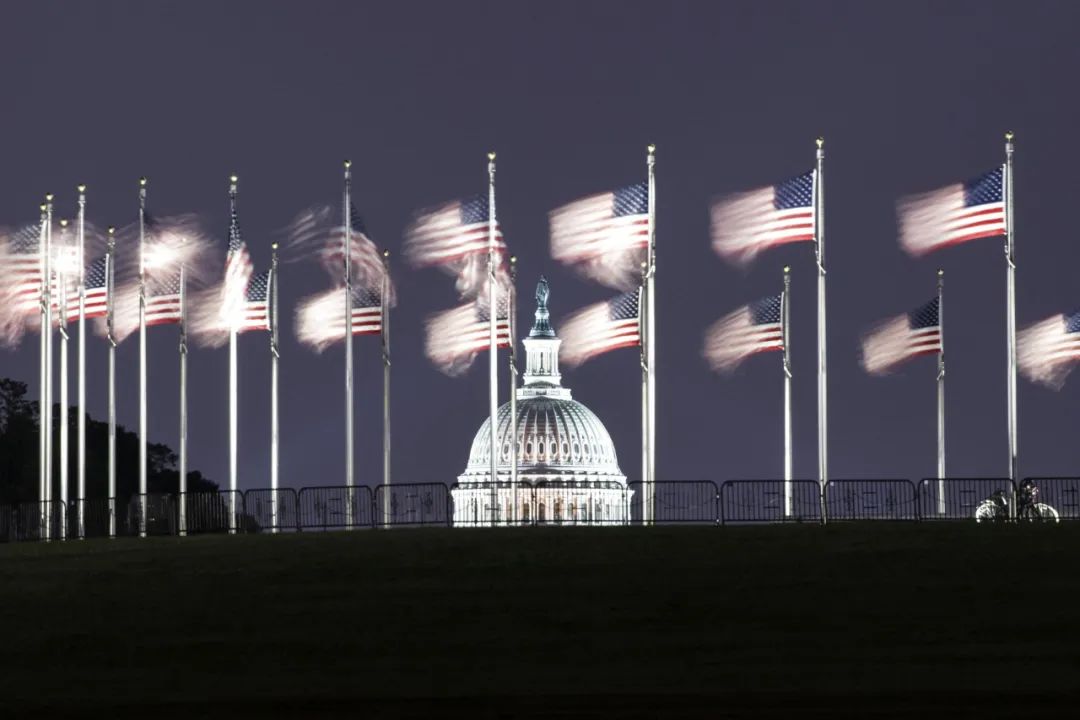 这是7月7日拍摄的美国华盛顿国会大厦。新华社记者 刘杰 摄