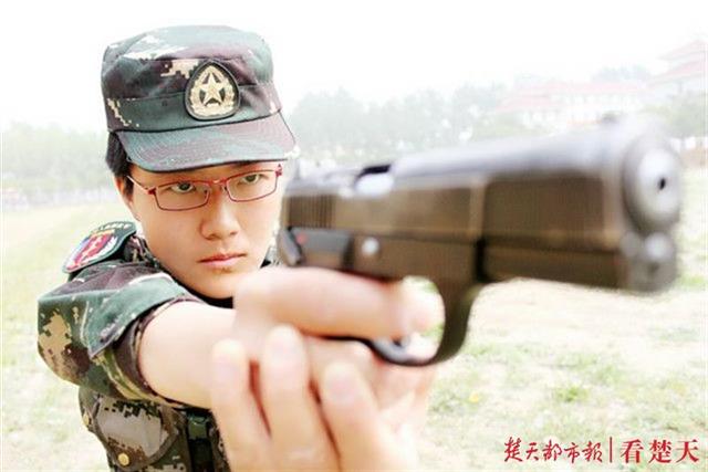 最硬核女班长特战旅退伍复学后又投身抗疫一线