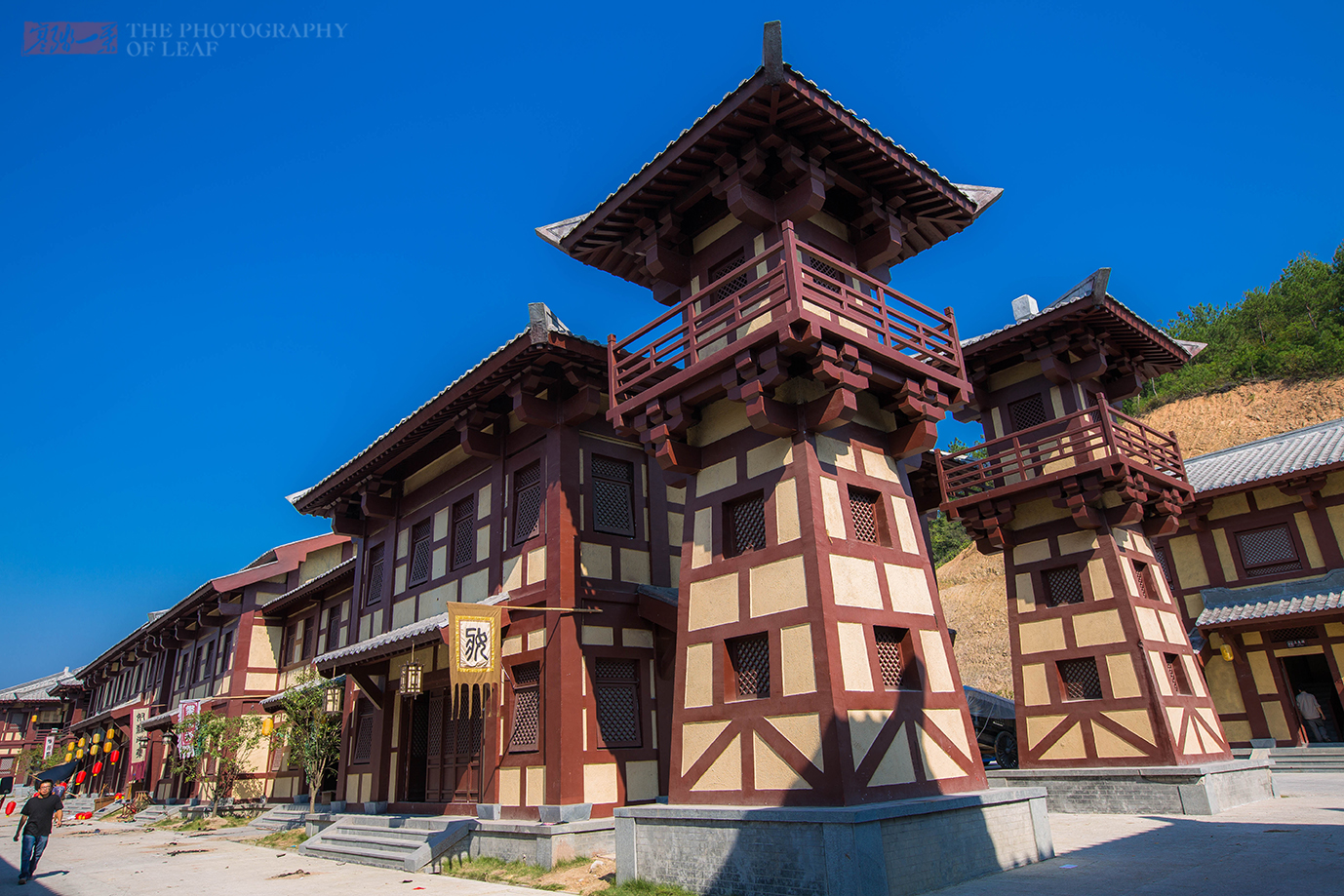 浙江一巨额投资的景区,不接待游客却非常热闹,看看它靠什么生存