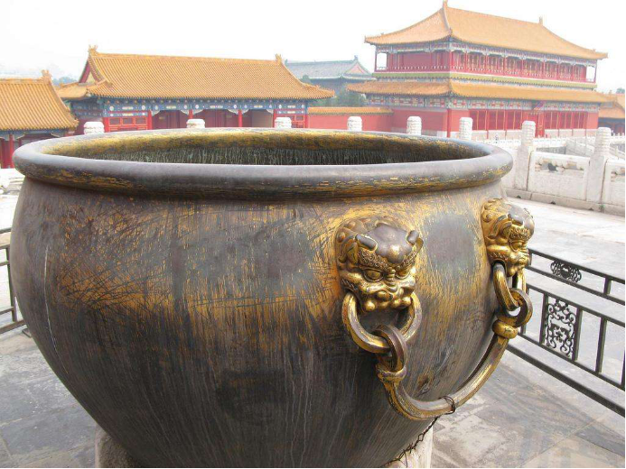 故宫里的铜缸