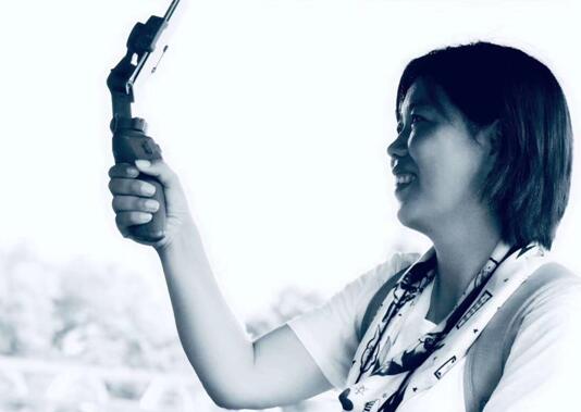 好网民61正能量云导游张娟风雨无阻讲述泰山文化