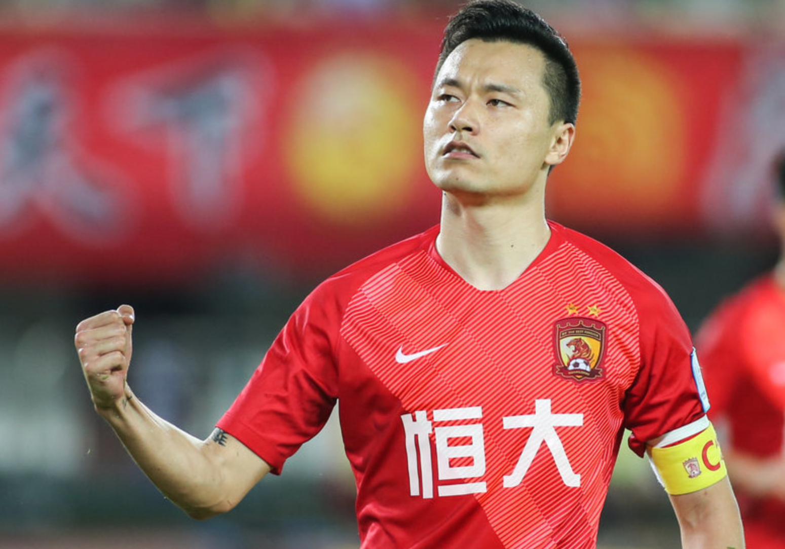 郜林我赚这么多钱因为是行业顶尖中国有1万个郜林我就不值钱了