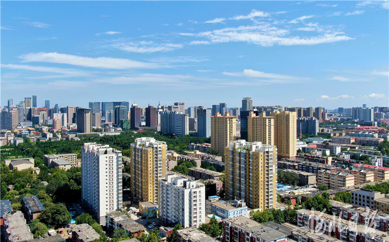 河北石家庄蓝天扮靓城市天际线