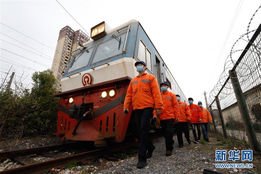 江西:铁路上的"巡检大篷车"