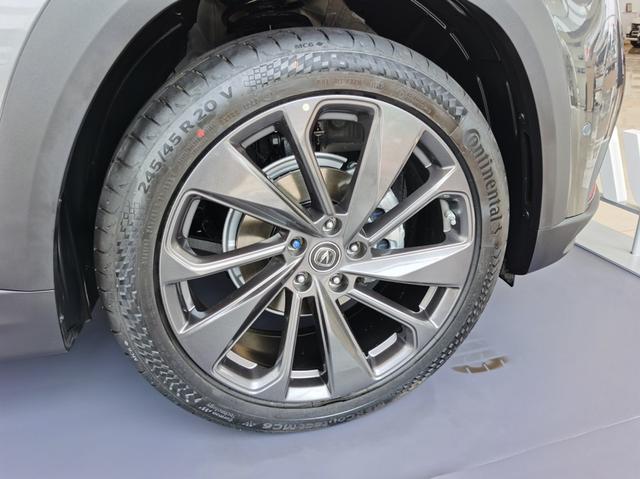 规格为245/45 r20的马牌mc6轮胎【nvh】受限于级别,uni-t全系没有双层