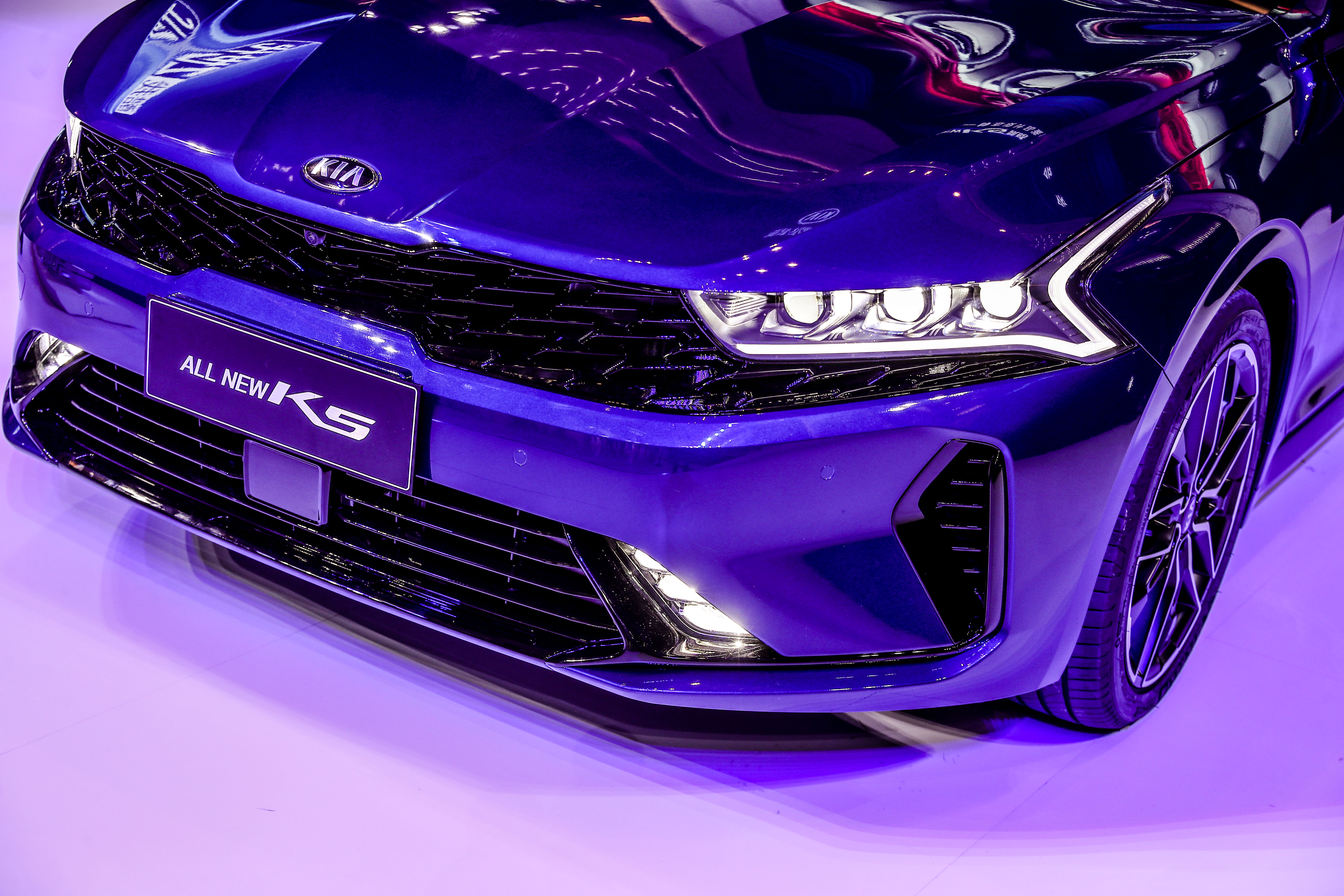 起亚凯酷国产版首次亮相,这设计有点意思__凤凰网