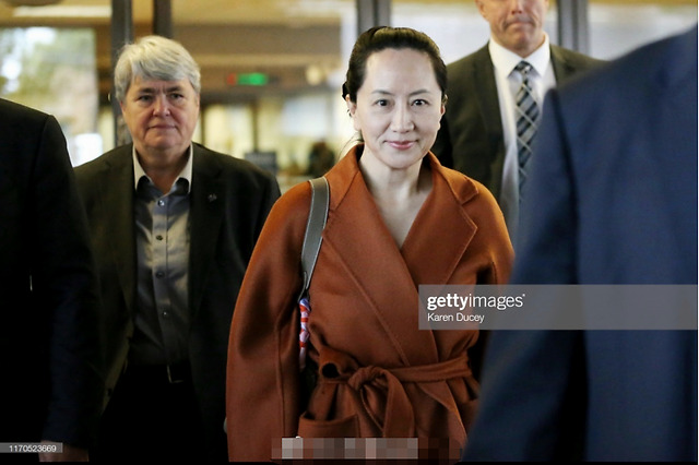 孟晚舟带“脚铐”照片刷屏!被封杀一年后,结果如果?__凤凰网