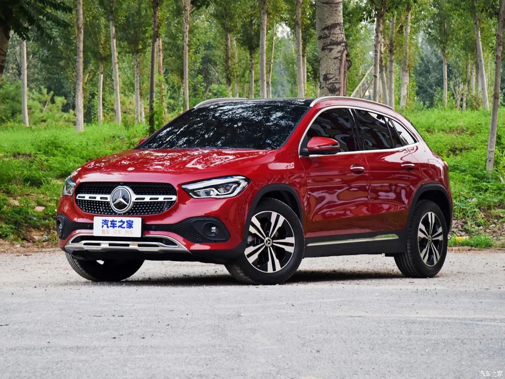 全新奔驰gla来了,据说早就想跟宝马x2,奥迪q3轿跑一较高下?