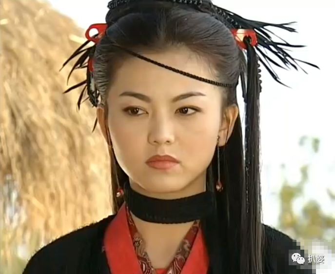 毕竟前两个是电视圈著名的古装美人,李湘给大众的胖印象早已经根深蒂