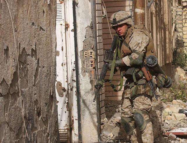 "鱼龙混杂"美国海军陆战队费卢杰战役期间的武器乱象