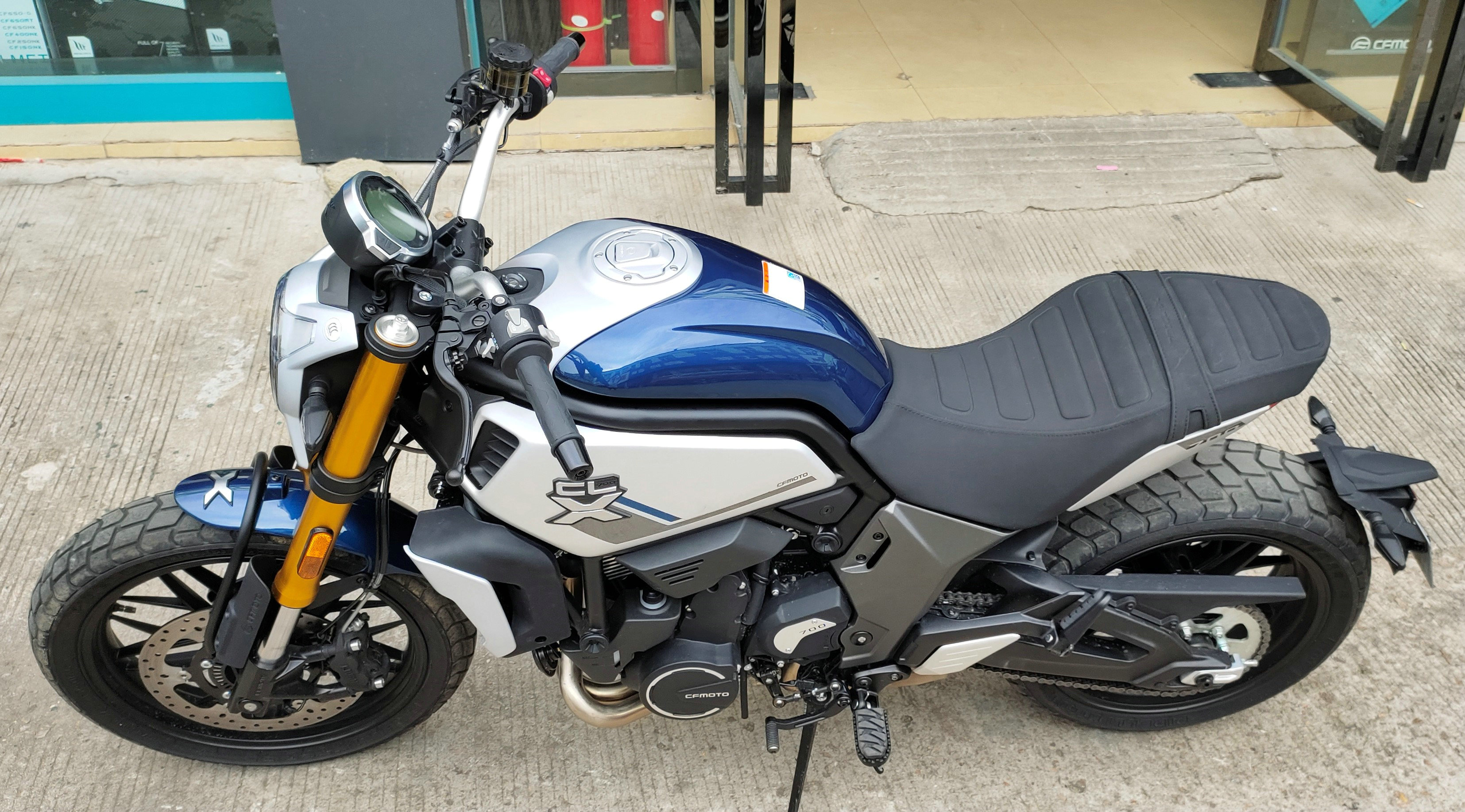 国产复古摩托新标杆 春风700cl-x到店实拍