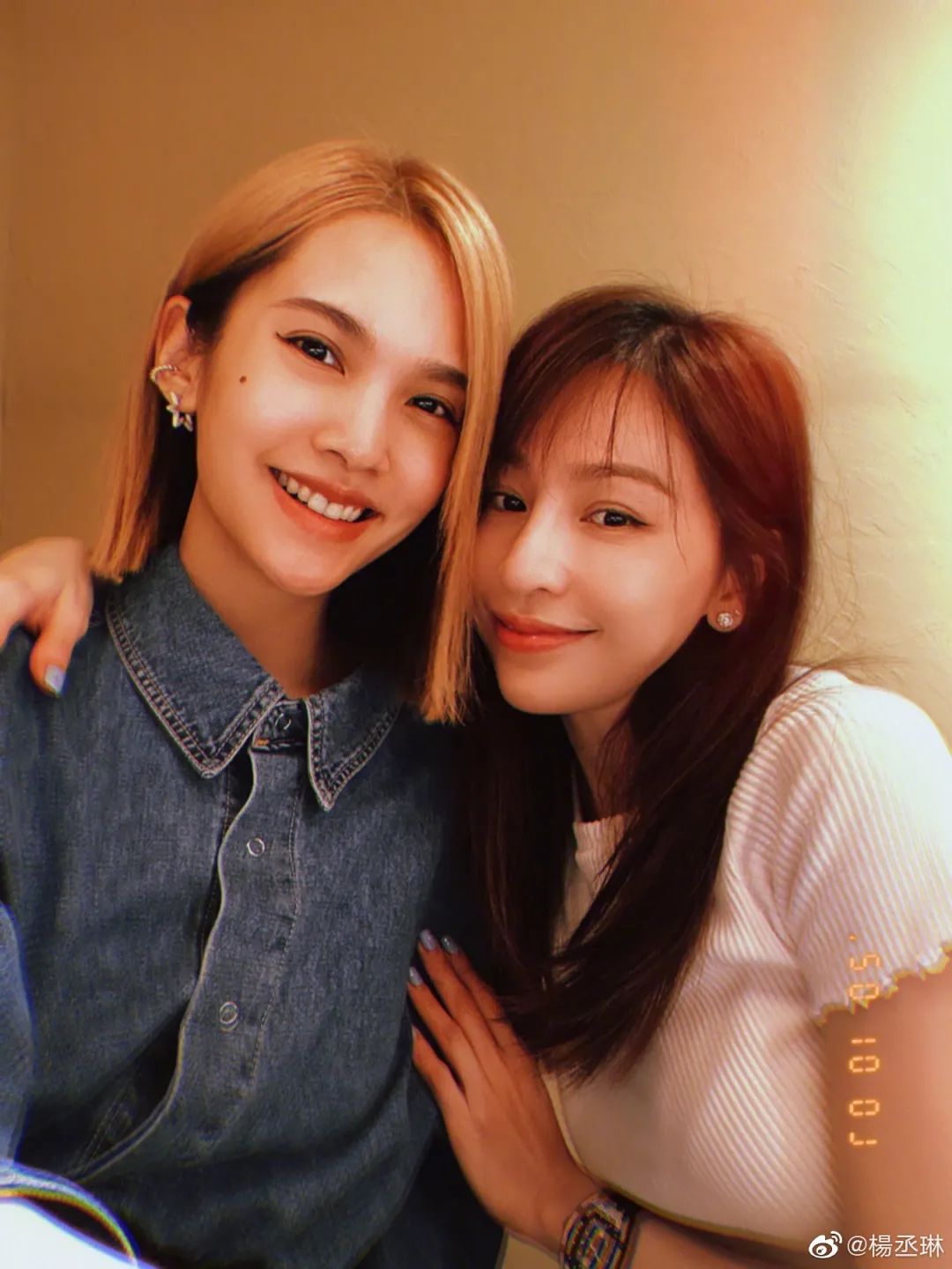 可爱教主杨丞琳和甜心教主王心凌建了个女孩们群