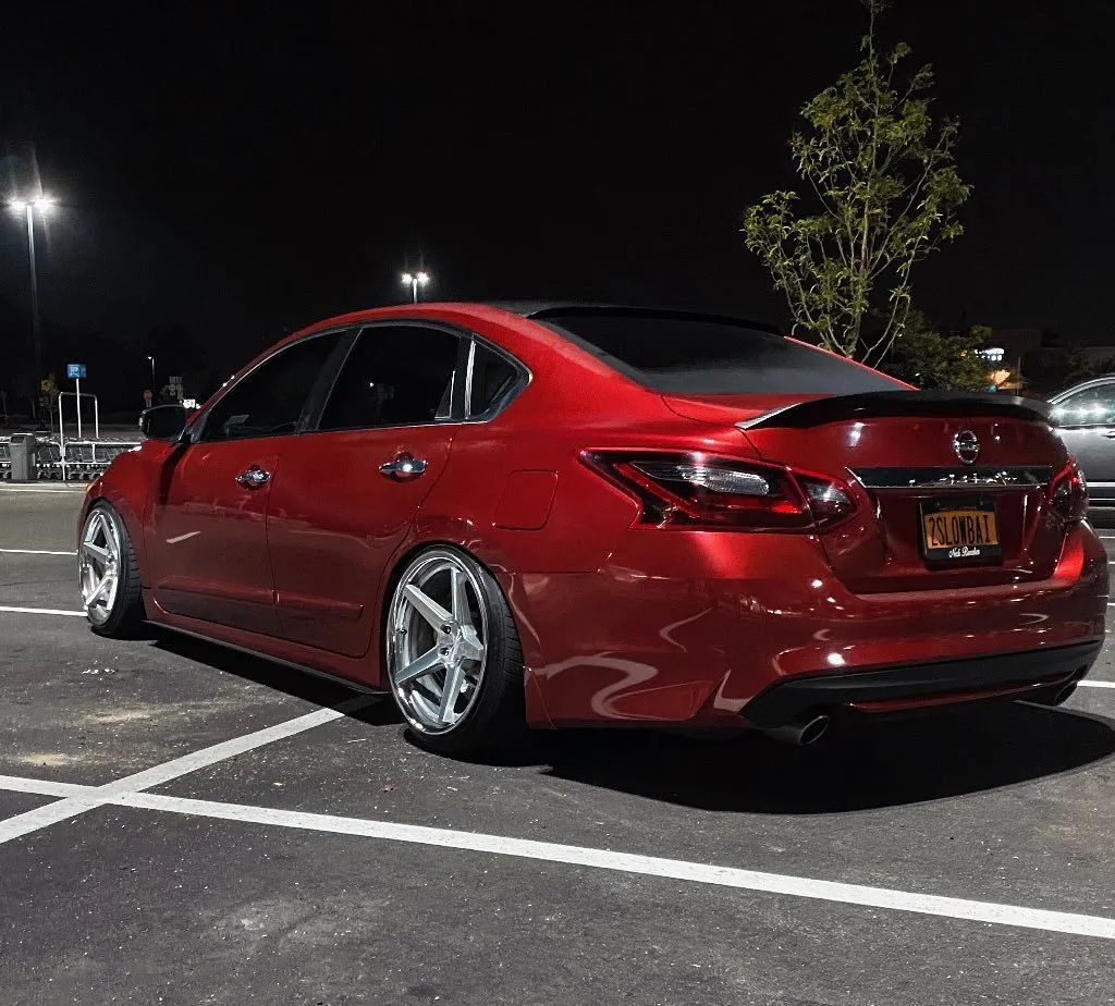 更车室移动大沙发日产天籁怎么改这里有十个改装案例