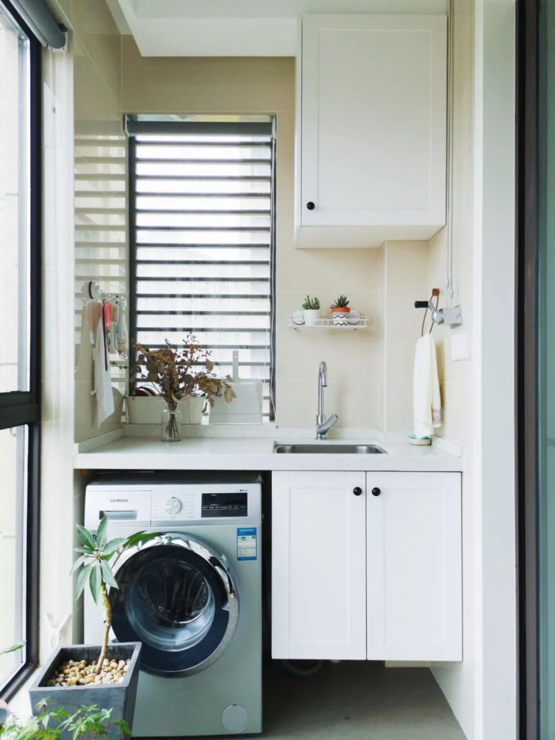 阳台装上洗手盆实用方便简洁美观