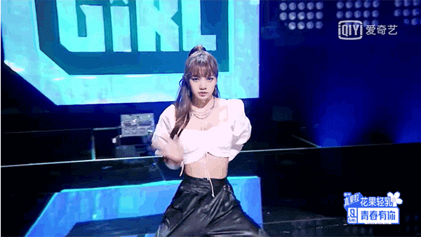 自从《青你2》开播以后,我几乎每天都陷于lisa的美貌里无法自拔,天