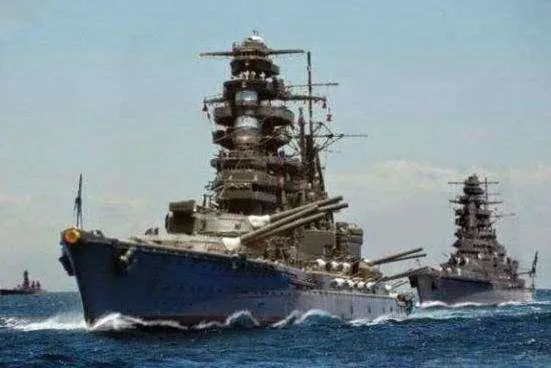 所罗门的疯狗拉菲号死斗战列舰比睿号