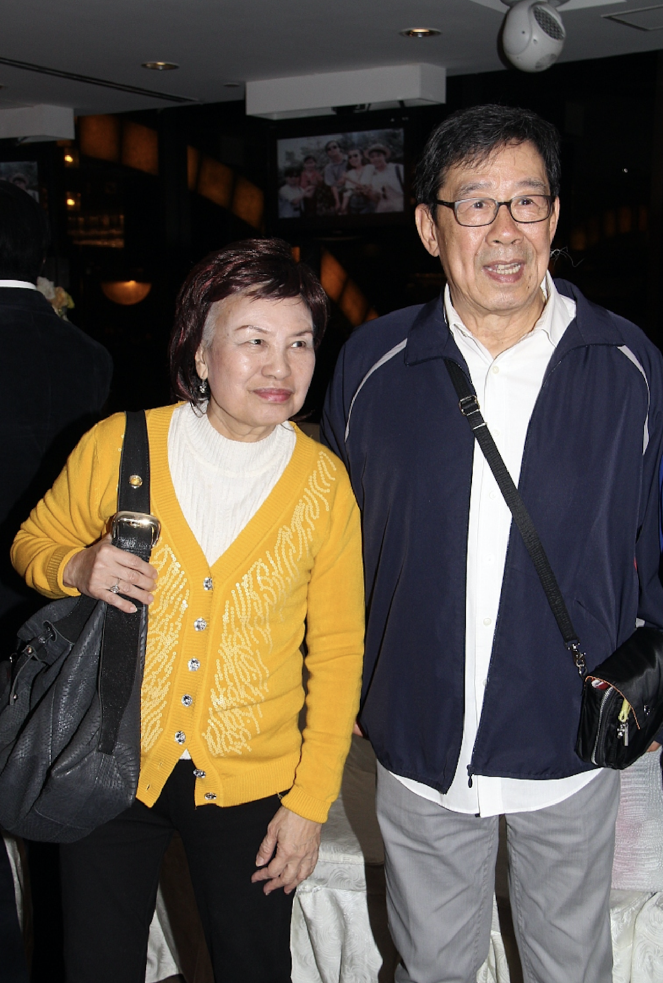余慕莲病情好转仍靠插管呼吸,不知99岁母亲已病逝,母女感情疏离