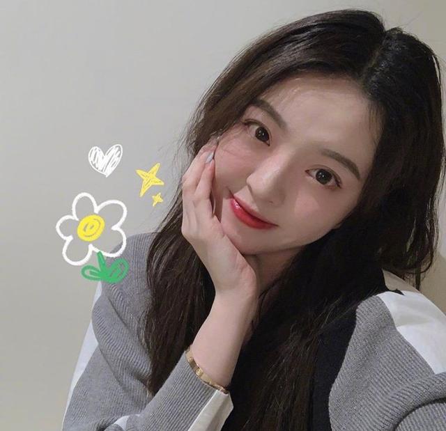 王中磊千金王文也晒美照,评论区官宣恋爱满脸幸福