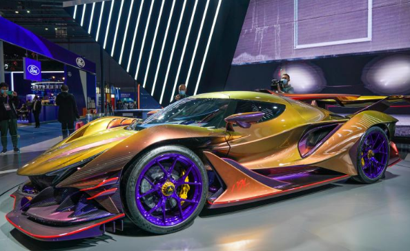 黄金超跑现身进博会全身碳纤维覆盖全球限量10台