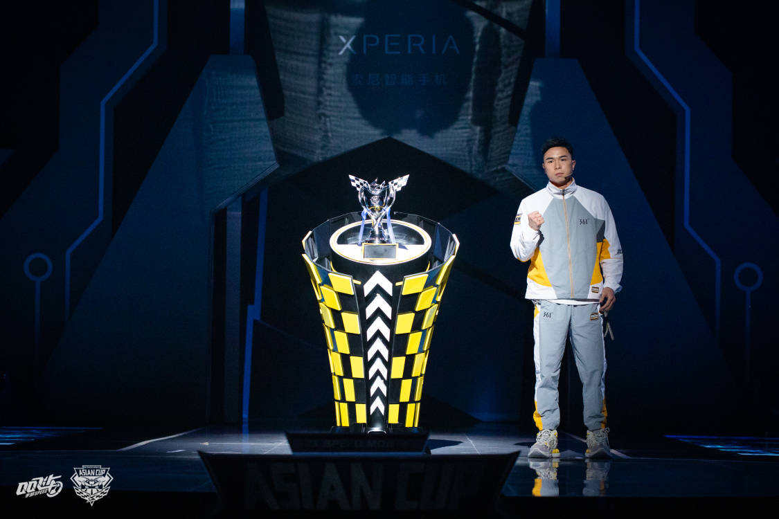 qq飞车手游亚洲杯:云海卫冕"亚洲车神"