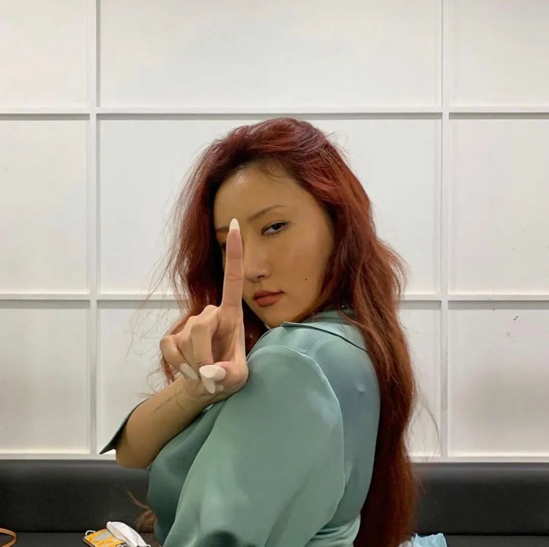唱出换装神曲maria的华莎穿衣到底有多百变